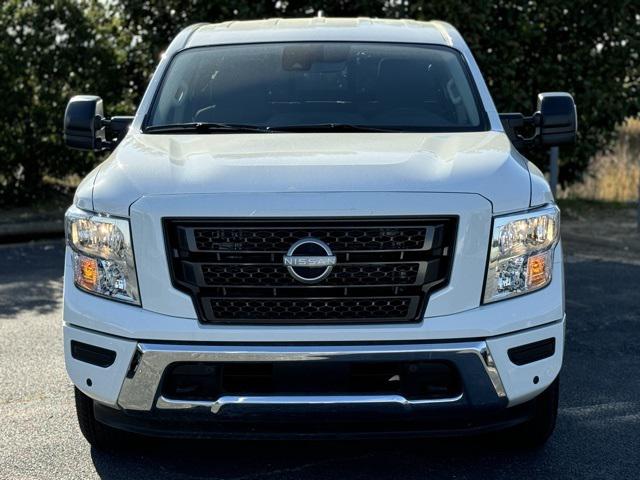 2024 Nissan TITAN Crew Cab SV 4x2
