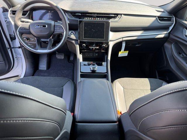 2025 Jeep Grand Cherokee Altitude X 4x4