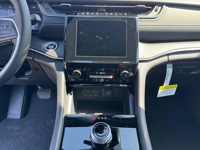2025 Jeep Grand Cherokee Altitude X 4x4