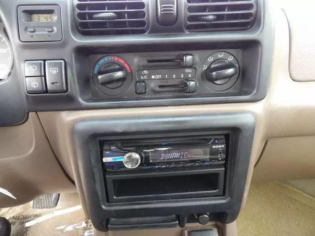 2000 Isuzu Rodeo LS