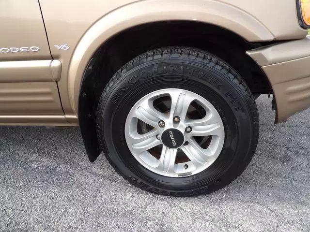 2000 Isuzu Rodeo LS
