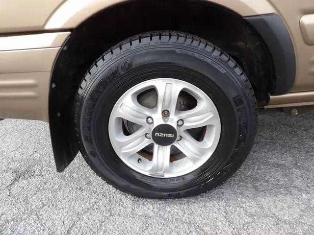 2000 Isuzu Rodeo LS