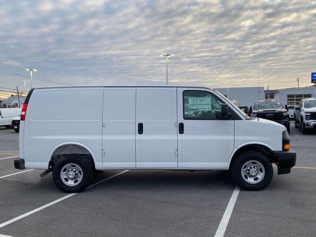 2025 Chevrolet Express Cargo Van RWD 2500 Regular Wheelbase WT