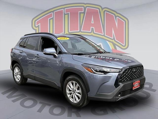 2022 Toyota Corolla Cross LE [2]