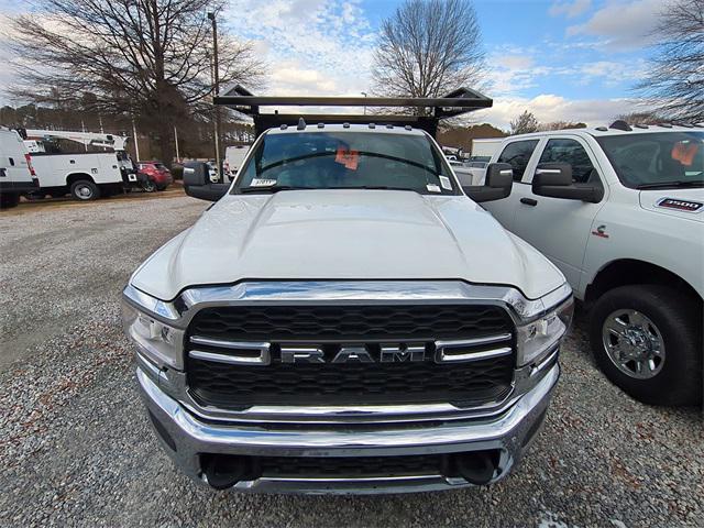 2024 RAM Ram 5500 Chassis Cab RAM 5500 TRADESMAN CHASSIS REGULAR CAB 4X4 84 CA