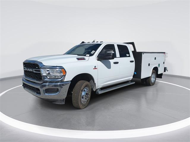 2024 RAM Ram 3500 Chassis Cab RAM 3500 TRADESMAN CREW CAB CHASSIS 4X4 60 CA