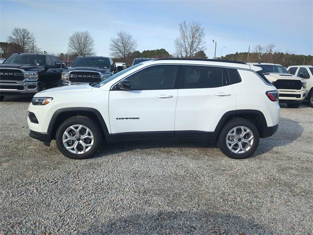 2025 Jeep Compass COMPASS LATITUDE 4X4