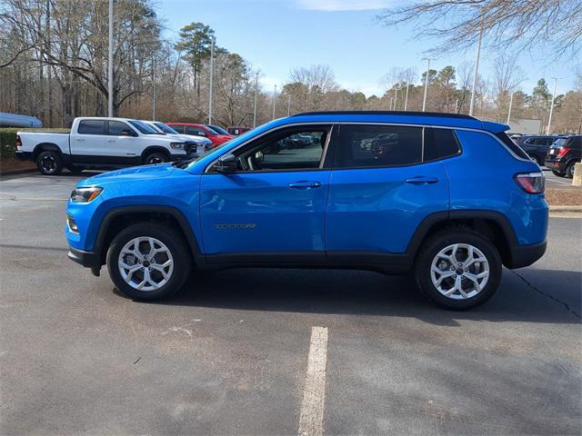 2025 Jeep Compass COMPASS LATITUDE 4X4