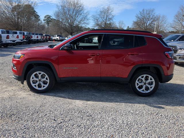 2025 Jeep Compass COMPASS LATITUDE 4X4