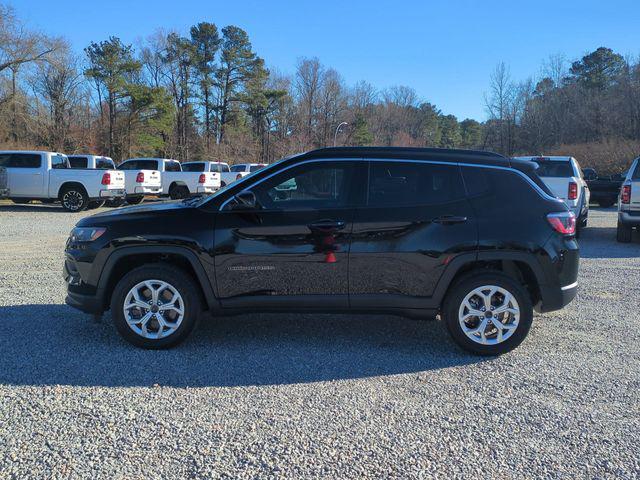 2025 Jeep Compass COMPASS LATITUDE 4X4