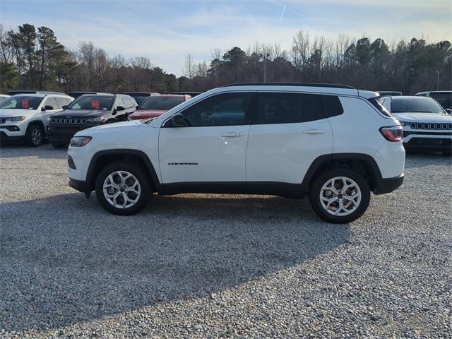 2025 Jeep Compass COMPASS LATITUDE 4X4