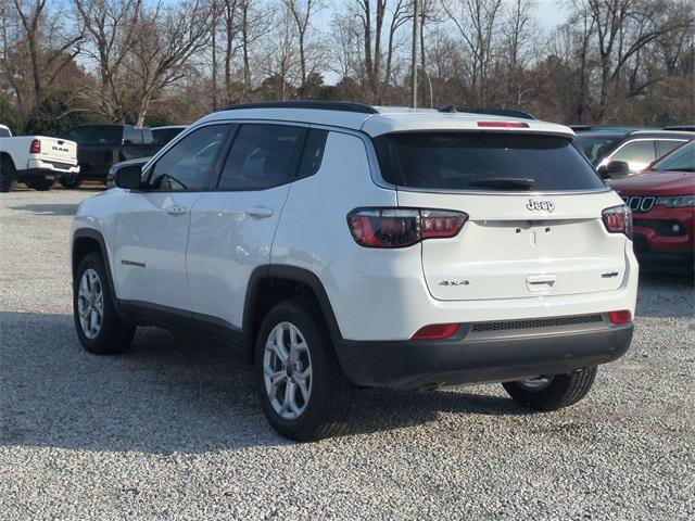 2025 Jeep Compass COMPASS LATITUDE 4X4