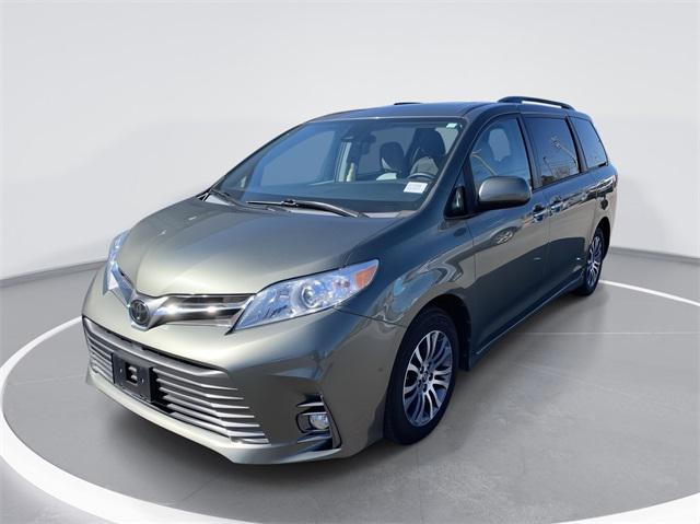 2019 Toyota Sienna XLE 8 Passenger