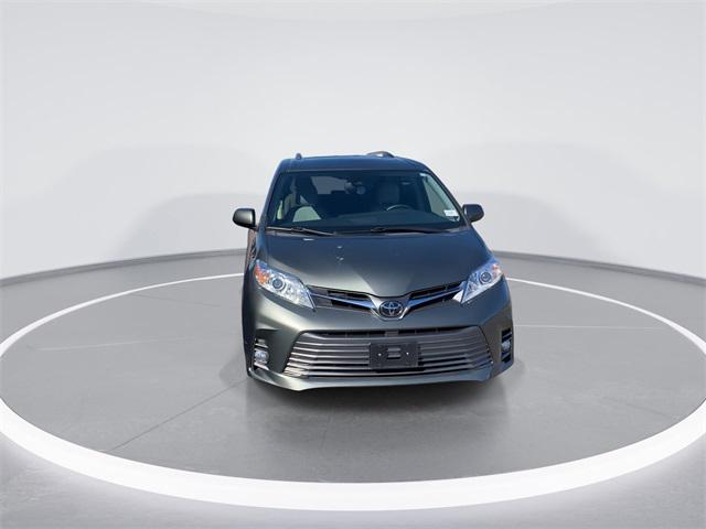 2019 Toyota Sienna XLE 8 Passenger