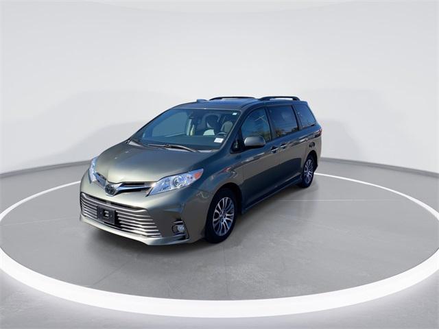 2019 Toyota Sienna XLE 8 Passenger