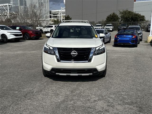 2024 Nissan Pathfinder SL FWD