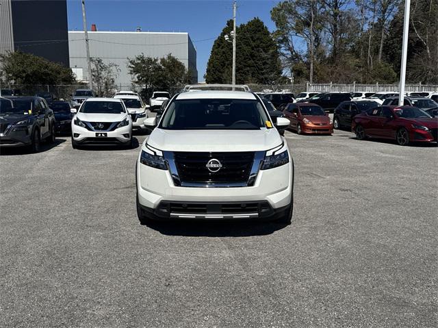 2024 Nissan Pathfinder SL 4WD