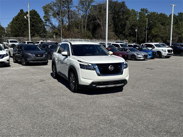 2024 Nissan Pathfinder SL 4WD