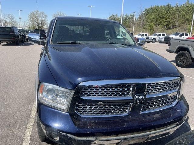 2017 RAM 1500 Laramie Crew Cab 4x4 57 Box