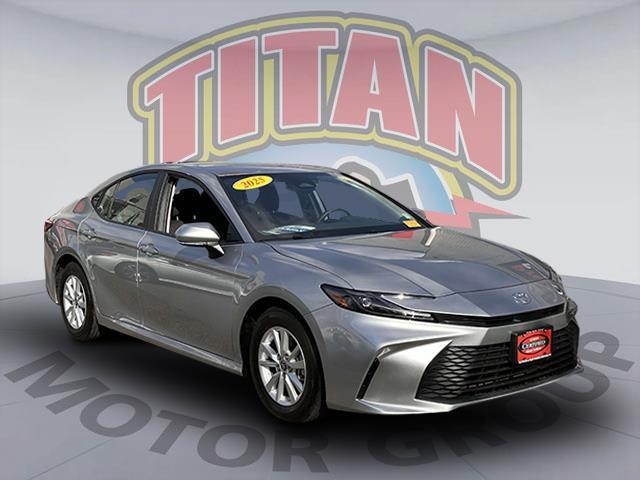2025 Toyota Camry LE [11]