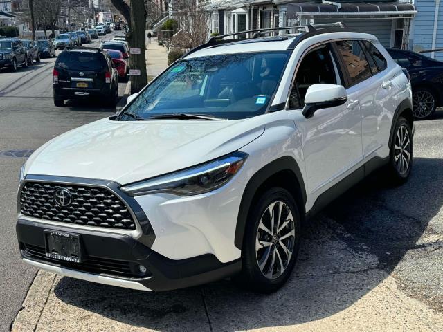 2023 Toyota Corolla Cross XLE [3]