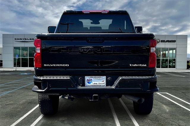 2024 Chevrolet Silverado 2500HD 4WD Crew Cab Standard Bed Custom