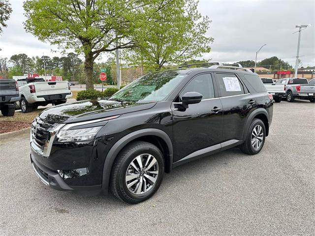 2023 Nissan Pathfinder SL FWD