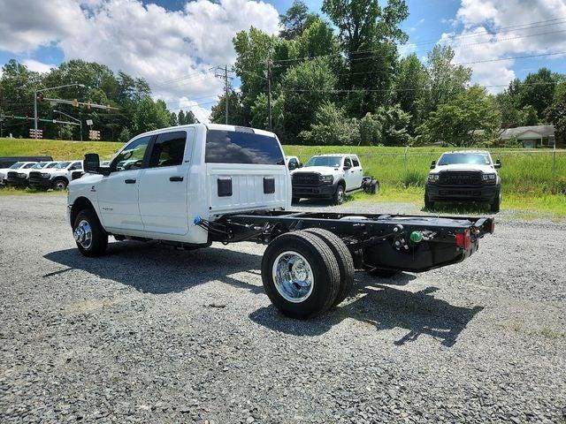 2024 RAM Ram 3500 Chassis Cab RAM 3500 SLT CREW CAB CHASSIS 4X4 60 CA