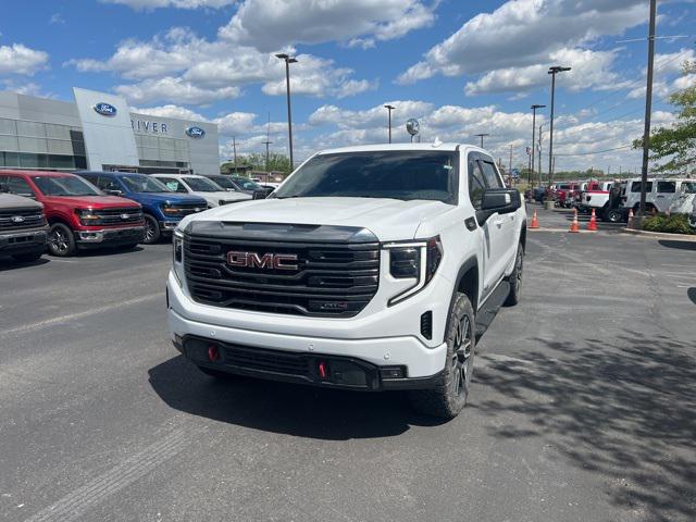 2023 GMC Sierra 1500 4WD Crew Cab Short Box AT4