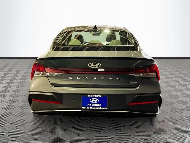 2025 Hyundai Elantra Hybrid SEL Sport