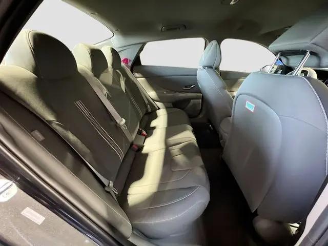 2025 Hyundai Elantra Hybrid SEL Sport