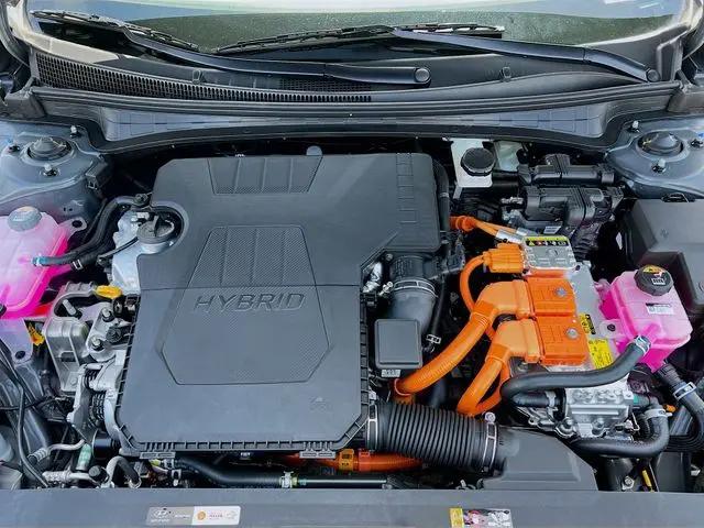 2025 Hyundai Elantra Hybrid SEL Sport