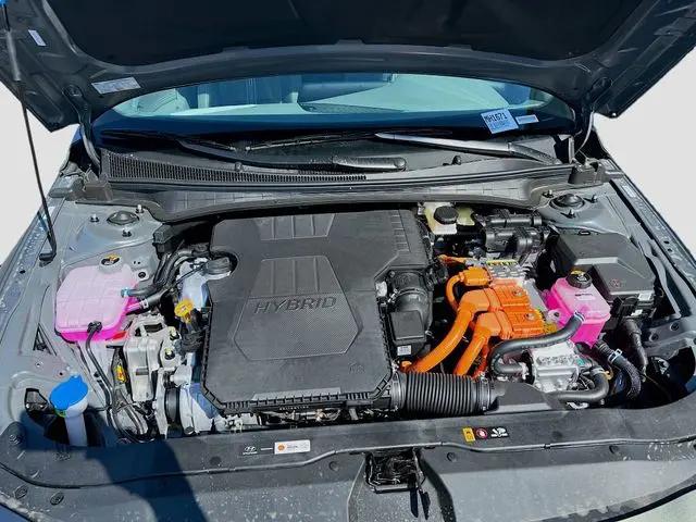 2025 Hyundai Elantra Hybrid SEL Sport