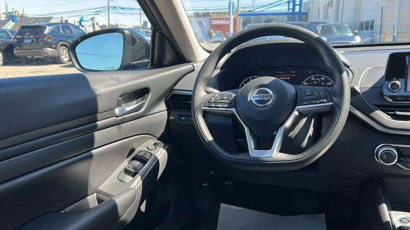 2022 Nissan Altima S FWD