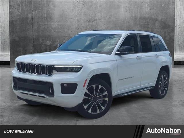 2023 Jeep Grand Cherokee Overland 4x2