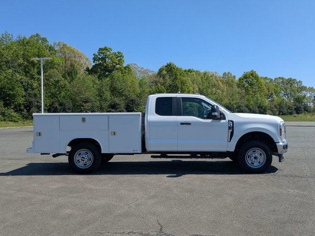 2024 Ford F-350 Chassis XL