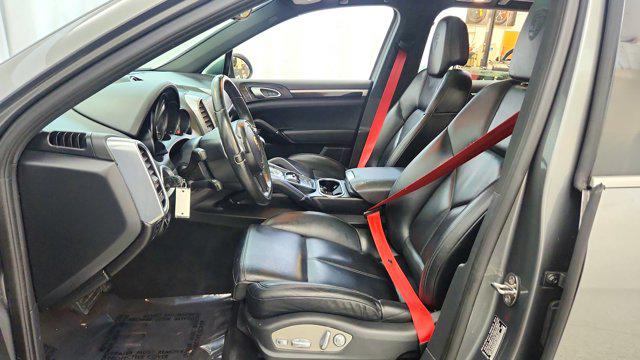 2014 Porsche Cayenne Platinum Edition
