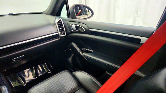 2014 Porsche Cayenne Platinum Edition