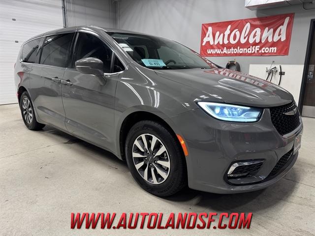 2022 Chrysler Pacifica Hybrid Touring L for sale in Sioux Falls, SD