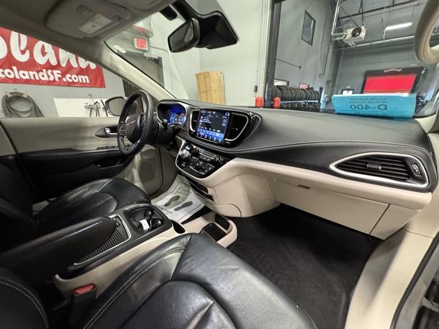 2022 Chrysler Pacifica Hybrid Touring L