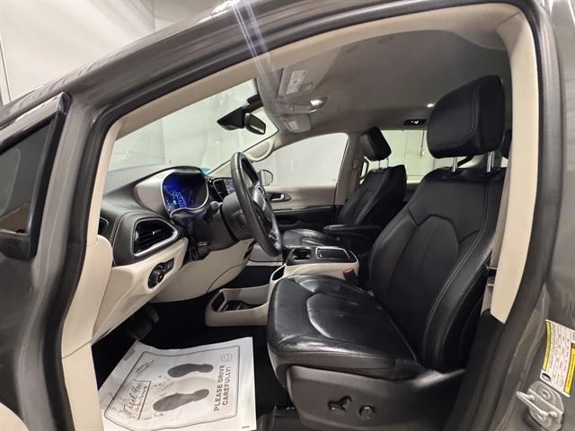 2022 Chrysler Pacifica Hybrid Touring L