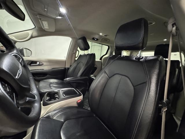 2022 Chrysler Pacifica Hybrid Touring L