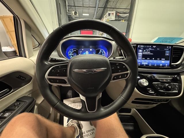 2022 Chrysler Pacifica Hybrid Touring L
