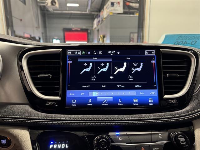 2022 Chrysler Pacifica Hybrid Touring L