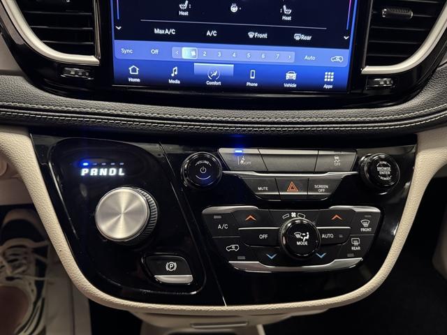 2022 Chrysler Pacifica Hybrid Touring L