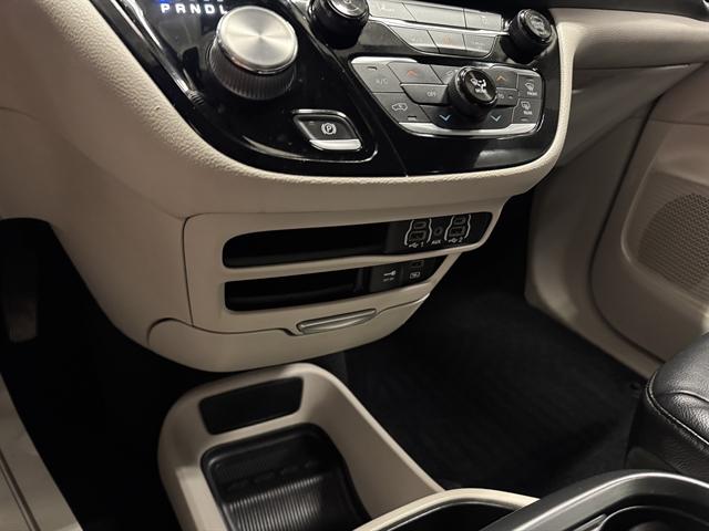 2022 Chrysler Pacifica Hybrid Touring L