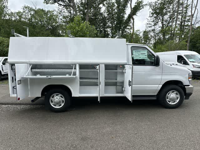 2026 Ford E-350 Cutaway Unknown