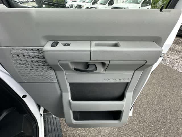 2026 Ford E-350 Cutaway Unknown
