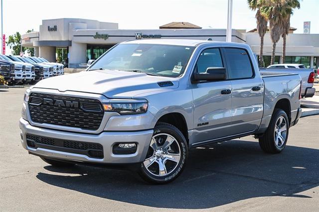 2025 RAM Ram 1500 RAM 1500 TRADESMAN CREW CAB 4X4 57 BOX