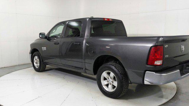 2022 RAM 1500 Classic SLT Crew Cab 4x2 57 Box